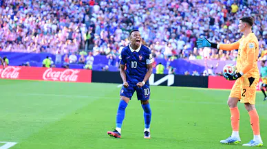 Paraguay duvarını Mbappe yıktı: Fransa çeyrek finalde Fas’ın rakibi oldu