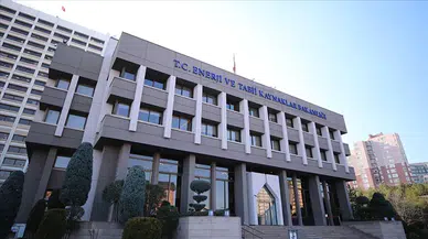 Enerji ve Tabii Kaynaklar Bakanlığından üniversite öğrencilerine aylık 13 bin 750 TL başarı bursu