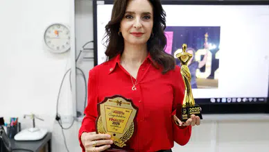 Türk öğretmen Hacer Kılıçkıran’a İngiltere’den büyük ödül