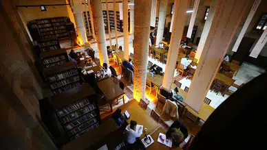 Adana'da tarihi kiliseye taşınan kütüphane 65 bin ziyaretçiyi ağırladı