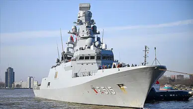 TCG Anadolu’ya Rotterdam limanında büyük ilgi