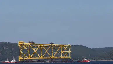 Çanakkale Boğazı’ndan 350 metrelik dev geçiş