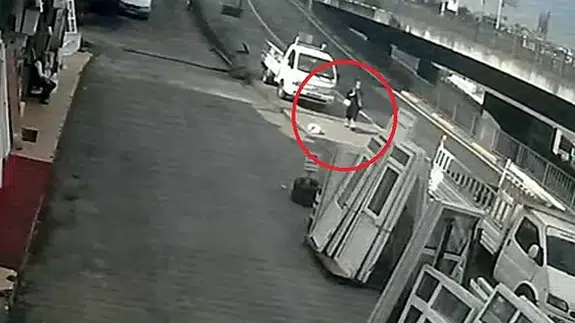 Trabzon’da köpekten kaçarken yola atlayan üniversite öğrencisine otobüs çarptı