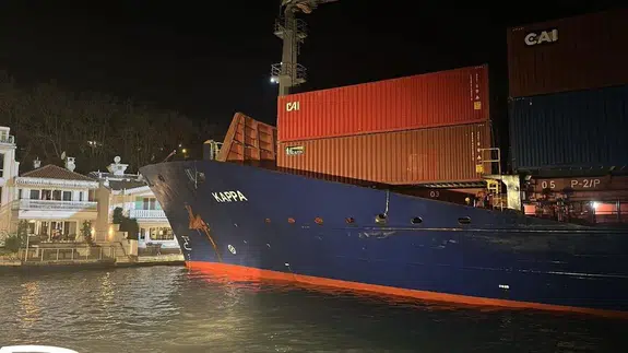 Sarıyer’de karaya oturan dev gemi kurtarıldı: İşte o görüntüler