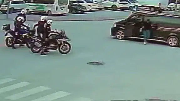 Konya’da boğulma tehlikesi geçiren sürücü, polis müdahalesiyle kurtarıldı