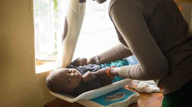 Yabancı yardım kesintileri nedeniyle bu yıl 200 bin çocuk ölecek