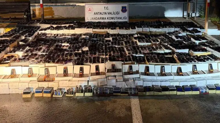 Manavgat’ta kaçakçılara büyük darbe: 25,5 milyon TL değerinde kaçak ürün ele geçirildi