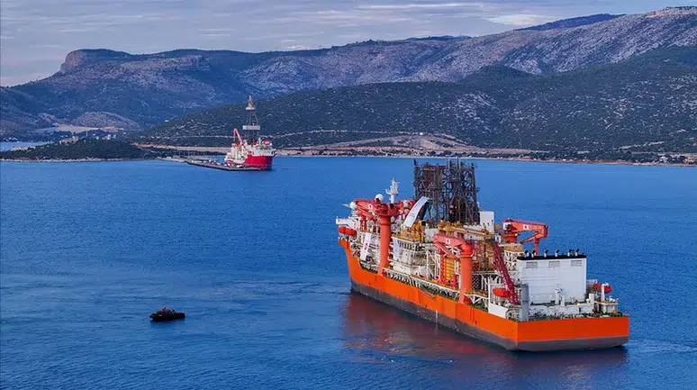 Bakan Bayraktar açıkladı: İki dev sondaj gemisi göreve çıkıyor