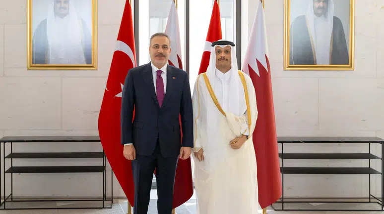 Doha’da kritik diplomasi trafiği sürüyor: Bakan Fidan, Katar Başbakanı Al Sani ile görüştü