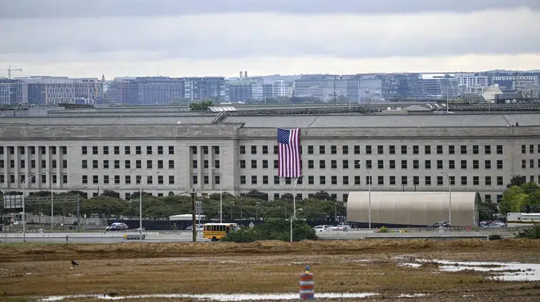 Pentagon'da kimyasal alarmı: Birçok kat tahliye edildi