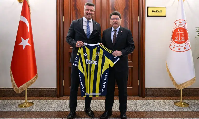 Fenerbahçe'den Adalet Bakanlığı ziyareti ve forma imzası açıklaması