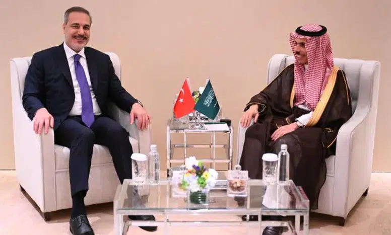 Bakan Fidan, Suudi Arabistanlı mevkidaşı bin Ferhan ile görüştü