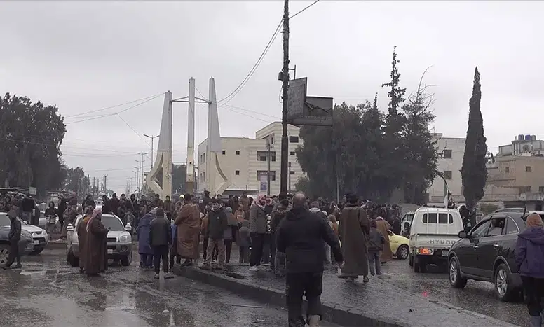 Terör örgütü YPG/SDG'den kurtarılan Suriye’nin Tabka kentinde halk, kutlama yapmak için sokaklara çıktı