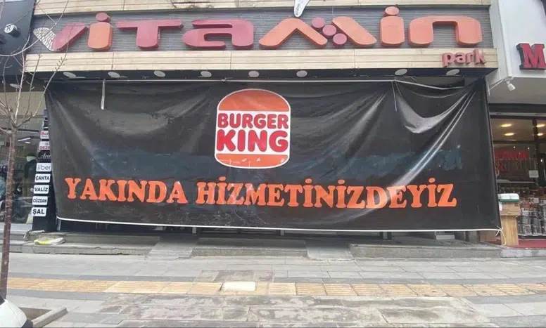 Van’da Burger King protestosu: Halk açılışa tepkili