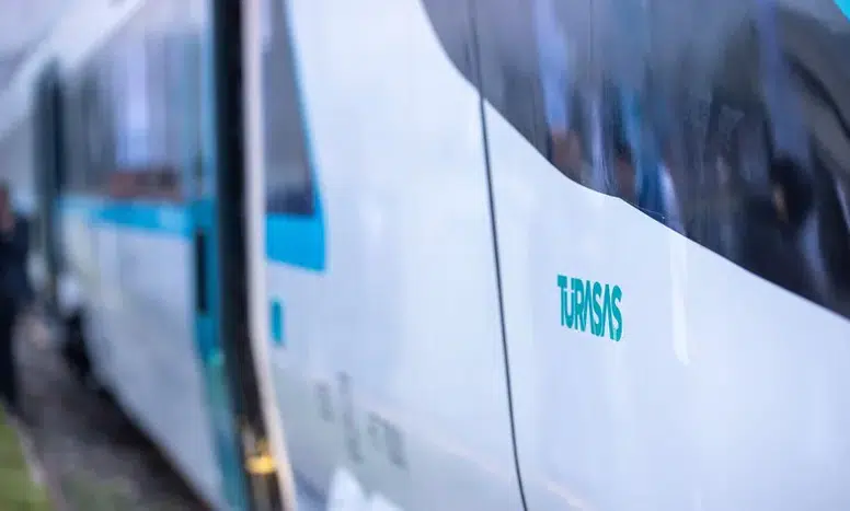 Milli hızlı tren testlerde 225 kilometre hıza ulaştı