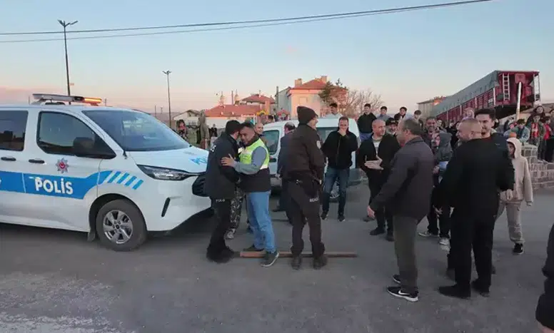 Kavga ihbarına giden polisleri davullu zurnalı sürpriz karşıladı