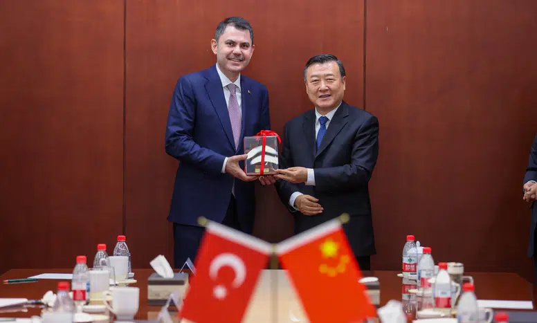Bakan Kurum Pekin’de: Şehircilik ve konut alanında iş birliği