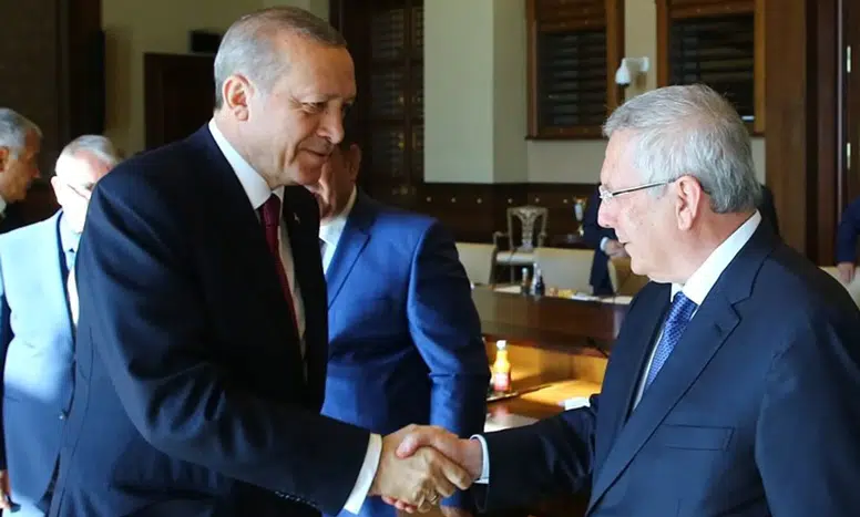 Cumhurbaşkanı Erdoğan'dan Aziz Yıldırım'a tebrik telefonu