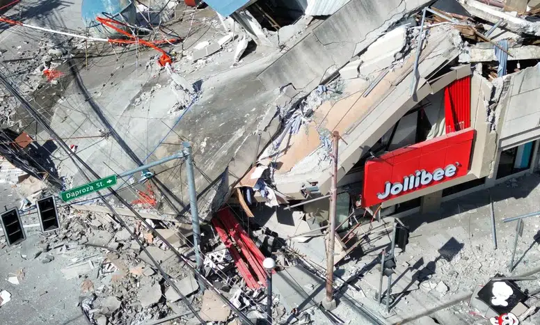 Filipinler’de 7,8 büyüklüğünde deprem