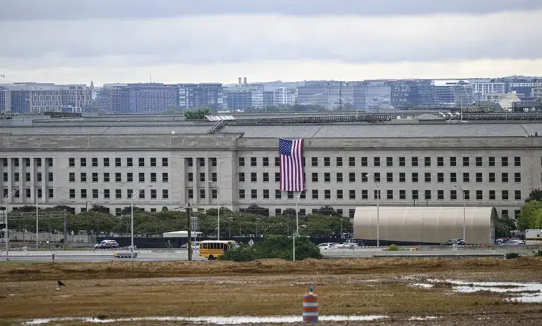 Pentagon'da kimyasal alarmı: Birçok kat tahliye edildi