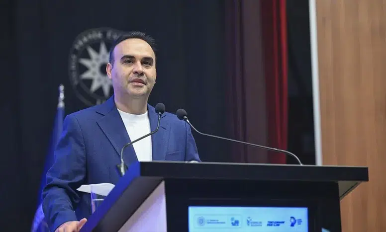 Bakan Kacır:"Yapay zeka ve veri merkezi yatırımlarında 10 milyar dolarlık özel sektör yatırımı hedefleniyor"