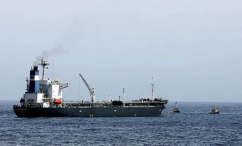 Kızıldeniz'de sıcak temas: Husiler Suudi Arabistan'a ait iki petrol tankerini vurdu