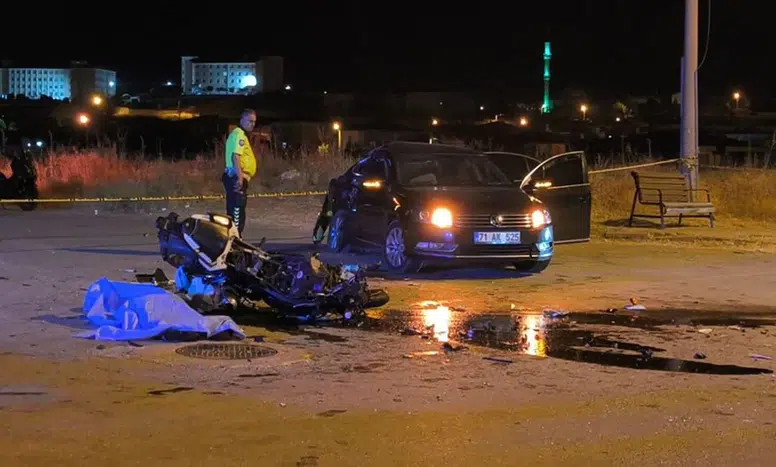 Kırıkkale’de otomobil ile motosiklet çarpıştı: Uzman çavuş hayatını kaybetti  