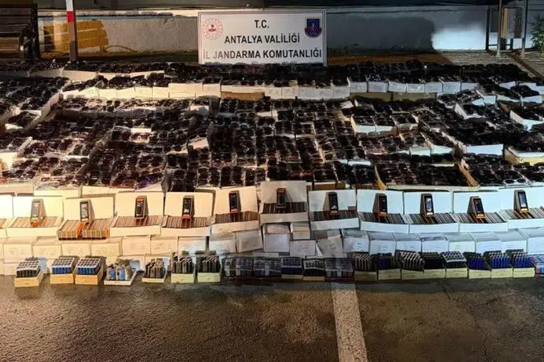 Manavgat’ta kaçakçılara büyük darbe: 25,5 milyon TL değerinde kaçak ürün ele geçirildi