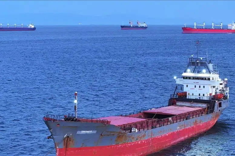 İran, Hürmüz Boğazı’nı kapattı