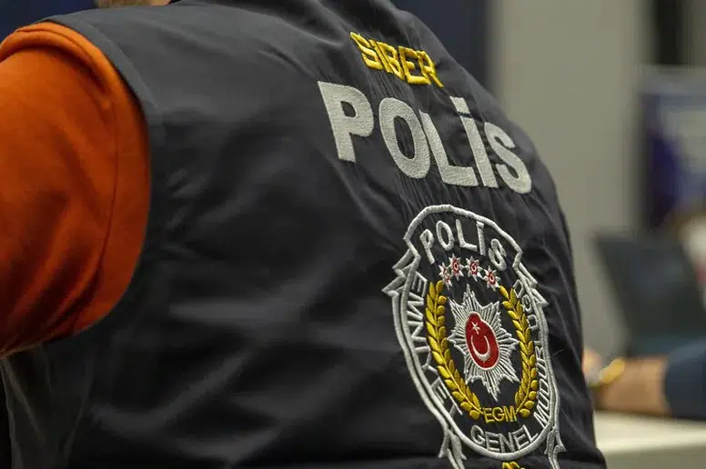 Türk bayrağına saygısızlık yapan şüpheliye adli işlem