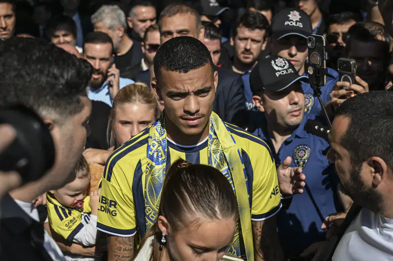 Fenerbahçe’nin yeni transferi Mason Greenwood İstanbul’a geldi
