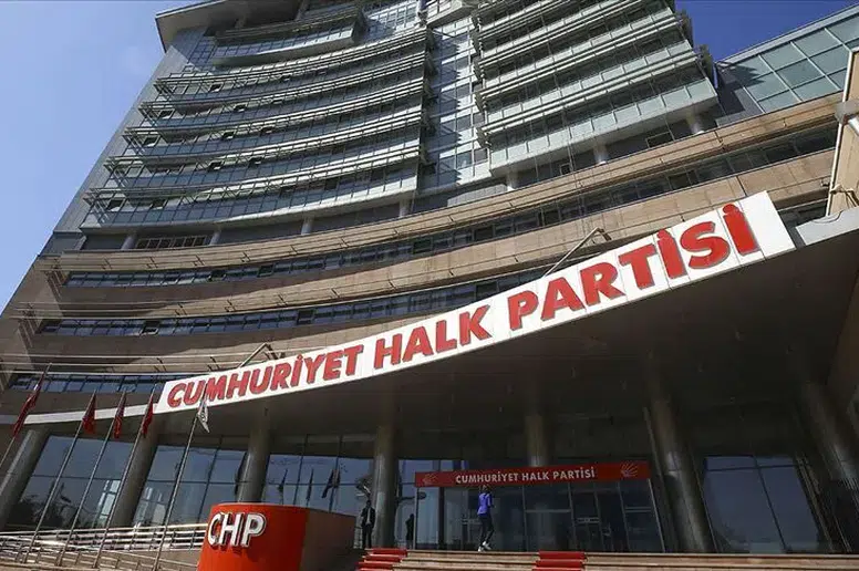 CHP'de teşkilat operasyonu sürüyor: 8 il başkanı daha görevden uzaklaştırıldı